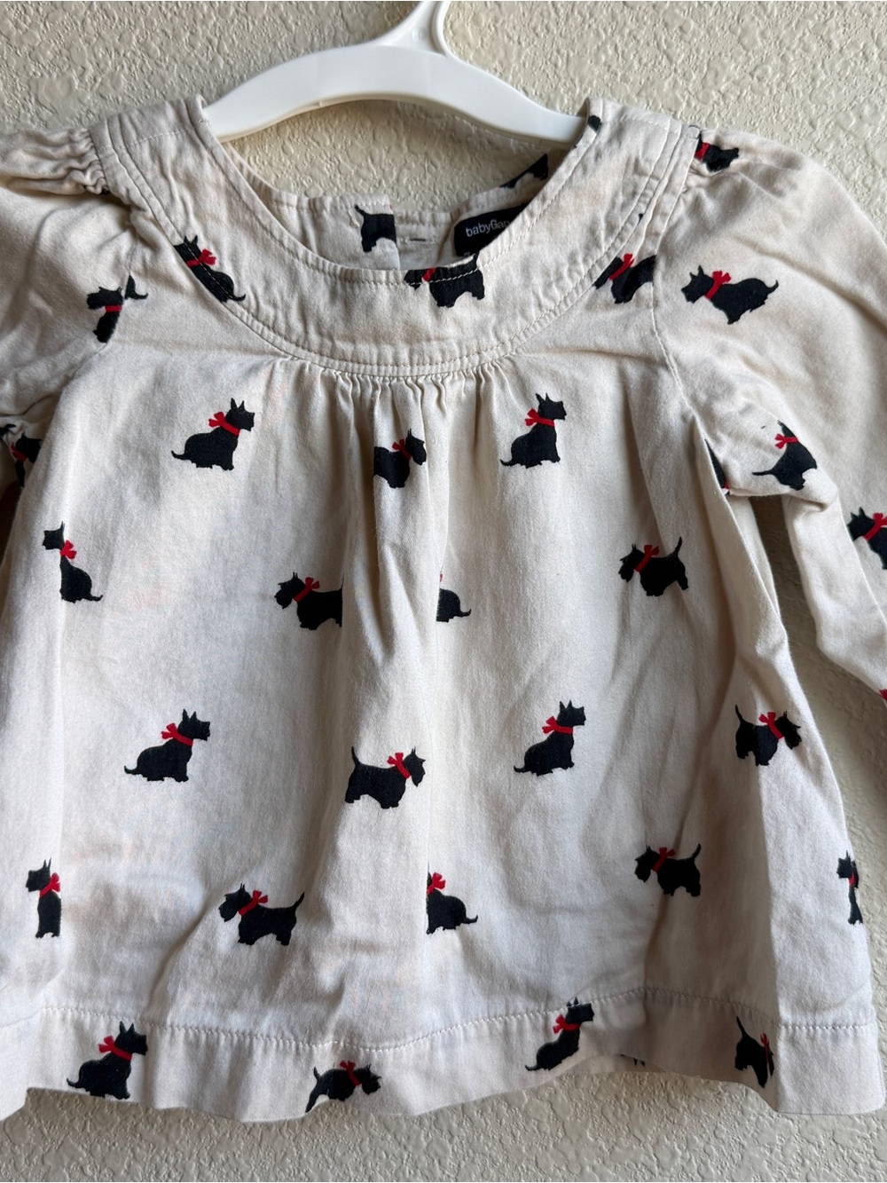 Baby GAP Cream Long-Sleeve Top with Black Scottie Dog & Red Bows
